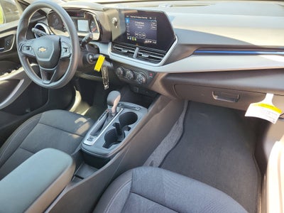 2025 Chevrolet Trax LS
