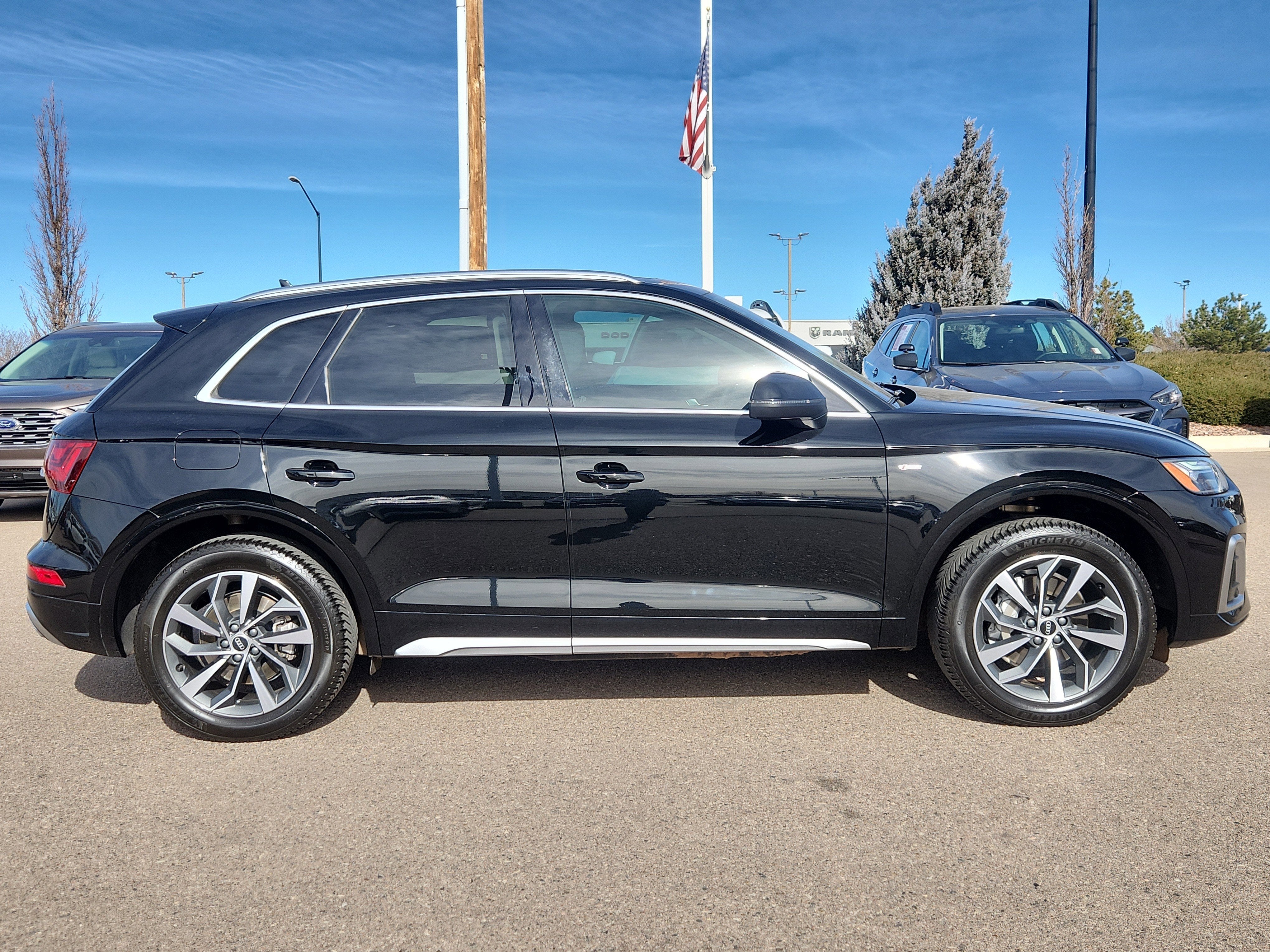 2022 Audi Q5 S line Premium