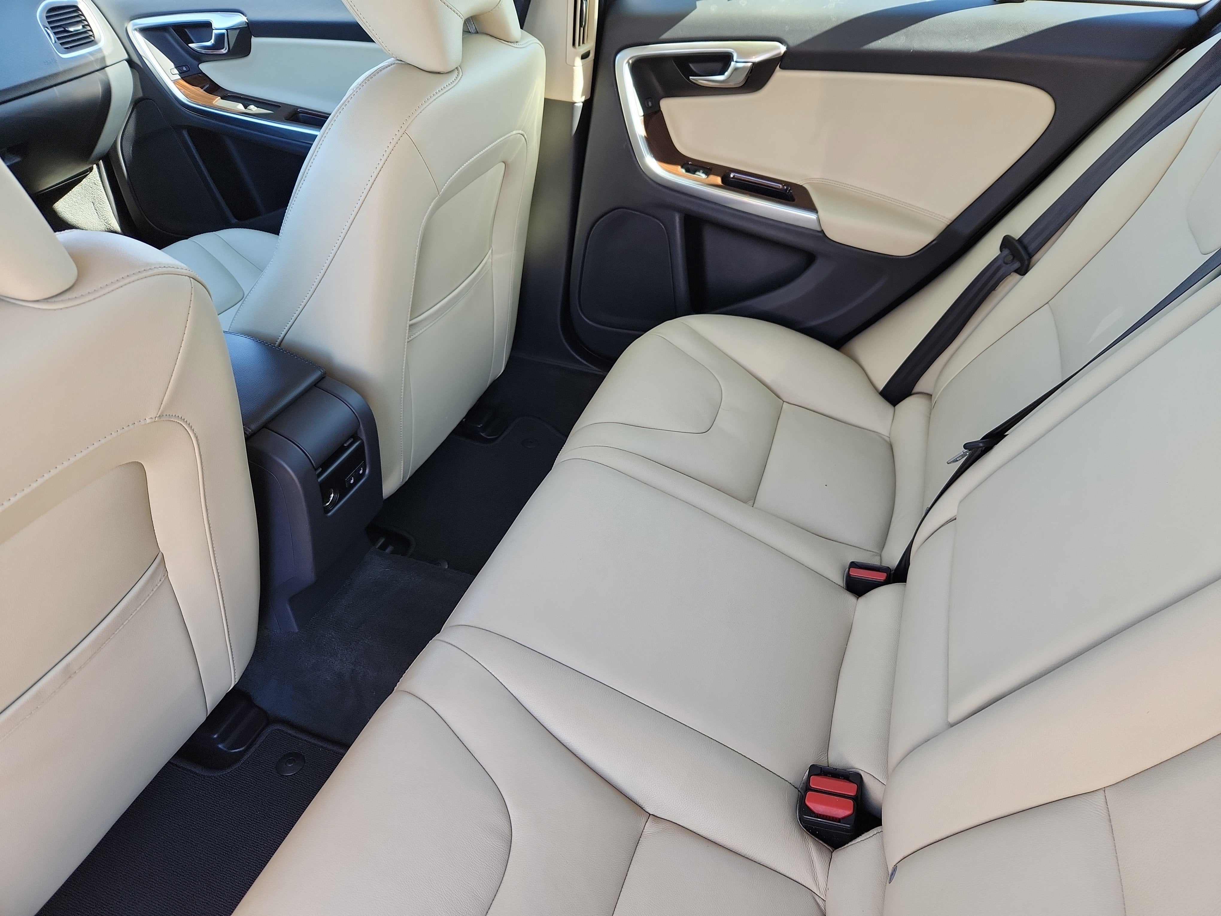 2017 Volvo V60 Premier