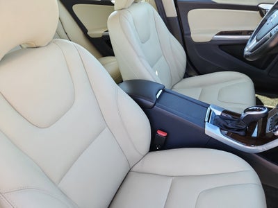 2017 Volvo V60 Premier