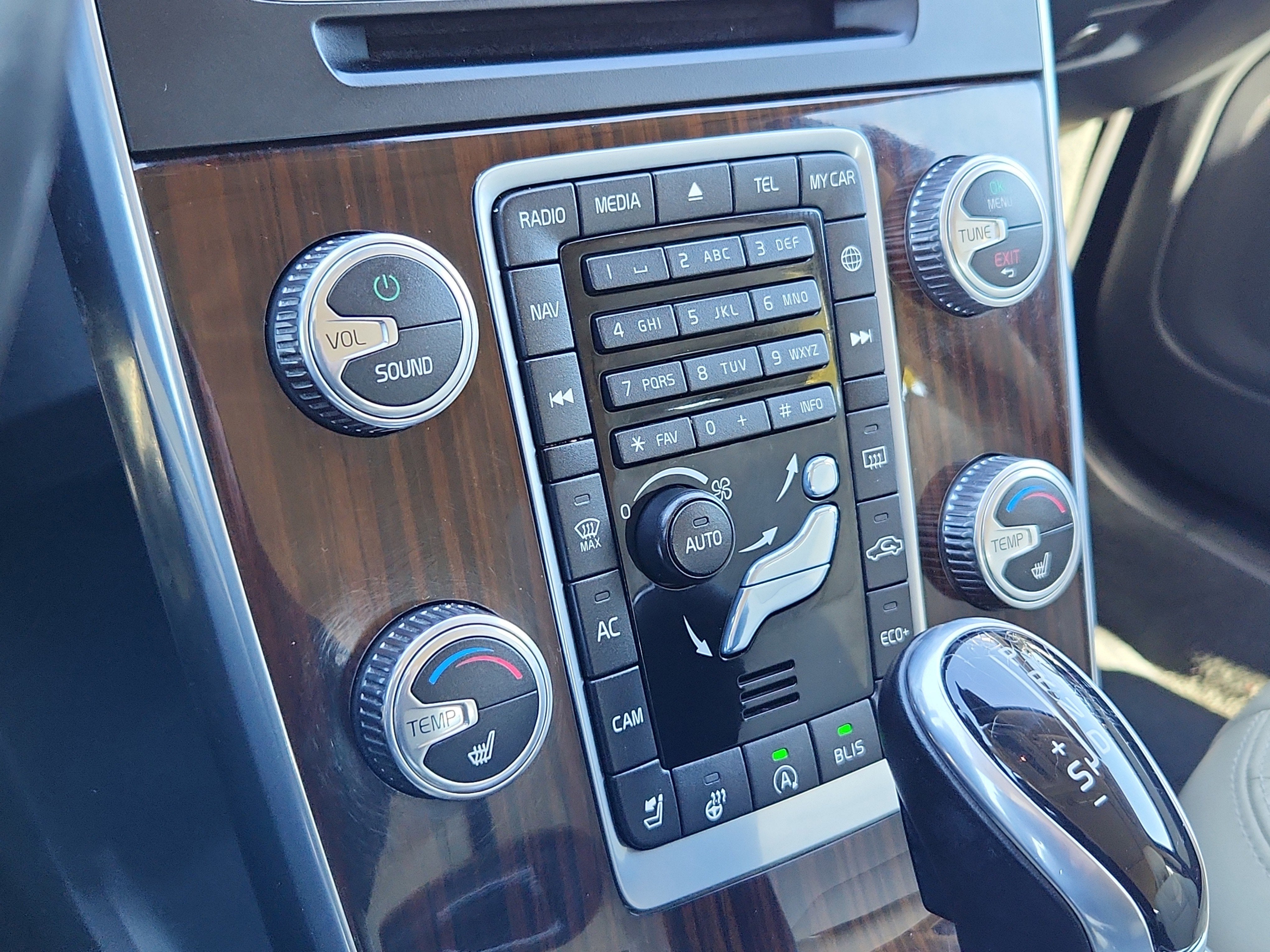 2017 Volvo V60 Premier