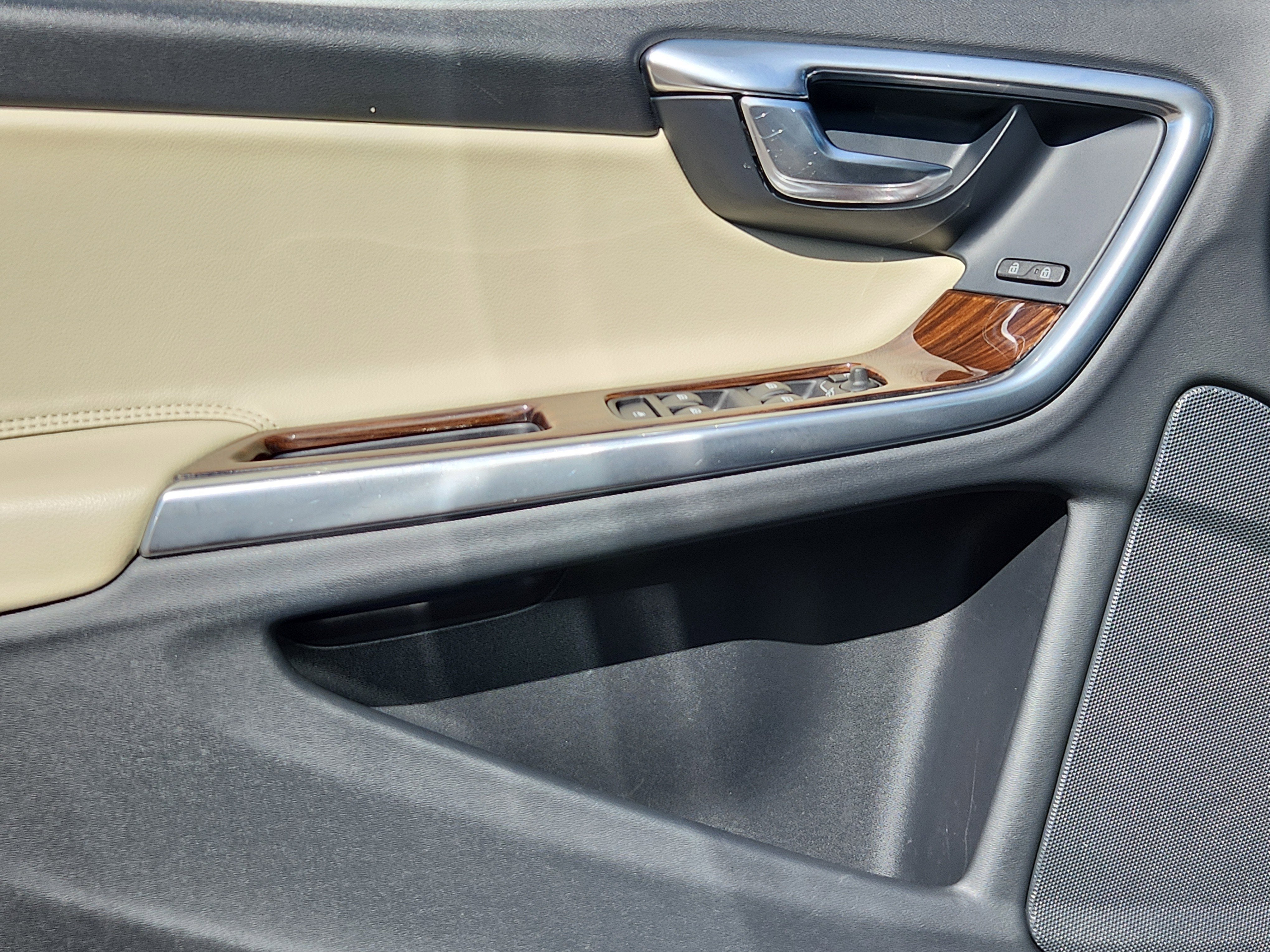 2017 Volvo V60 Premier