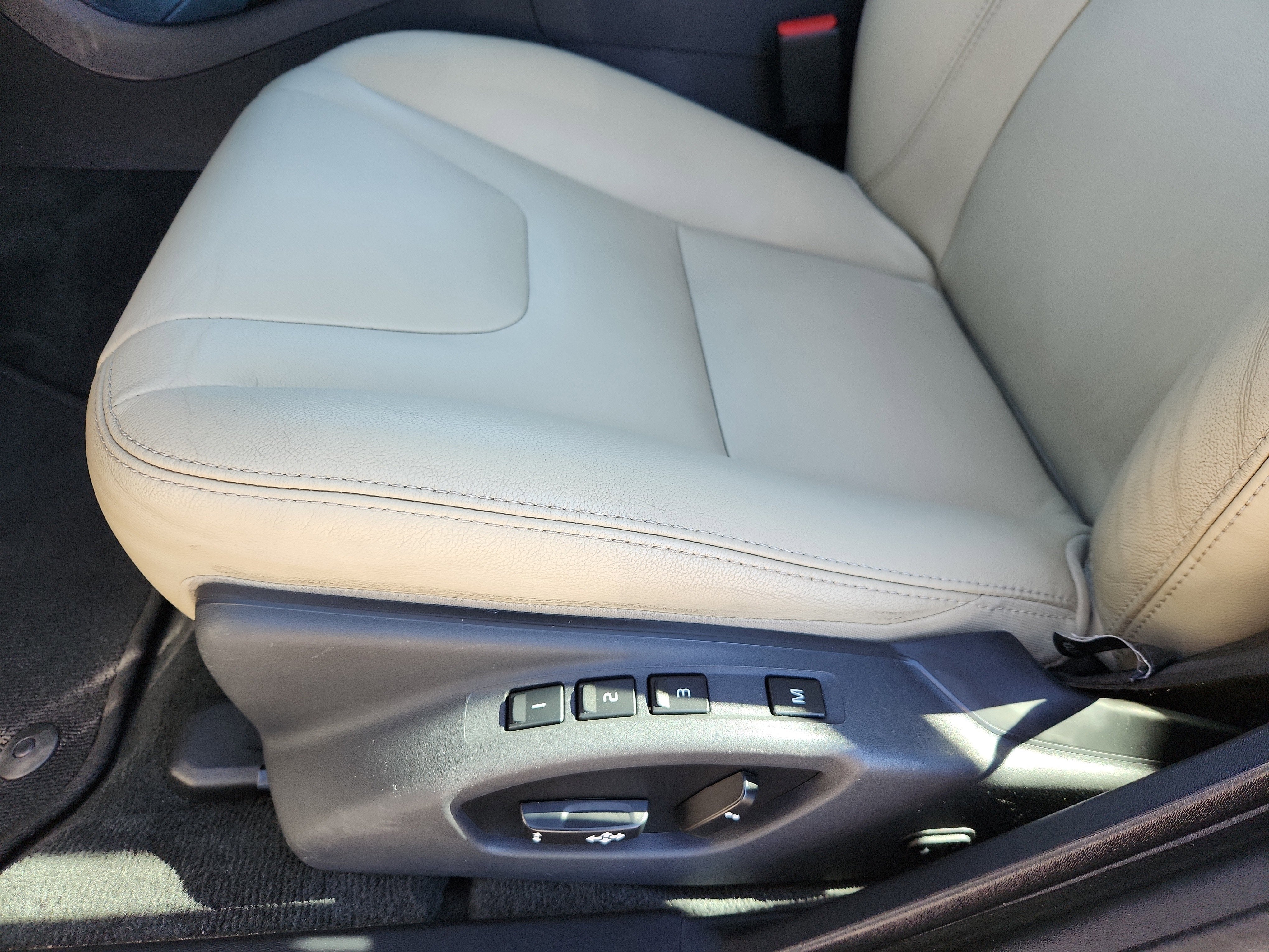 2017 Volvo V60 Premier