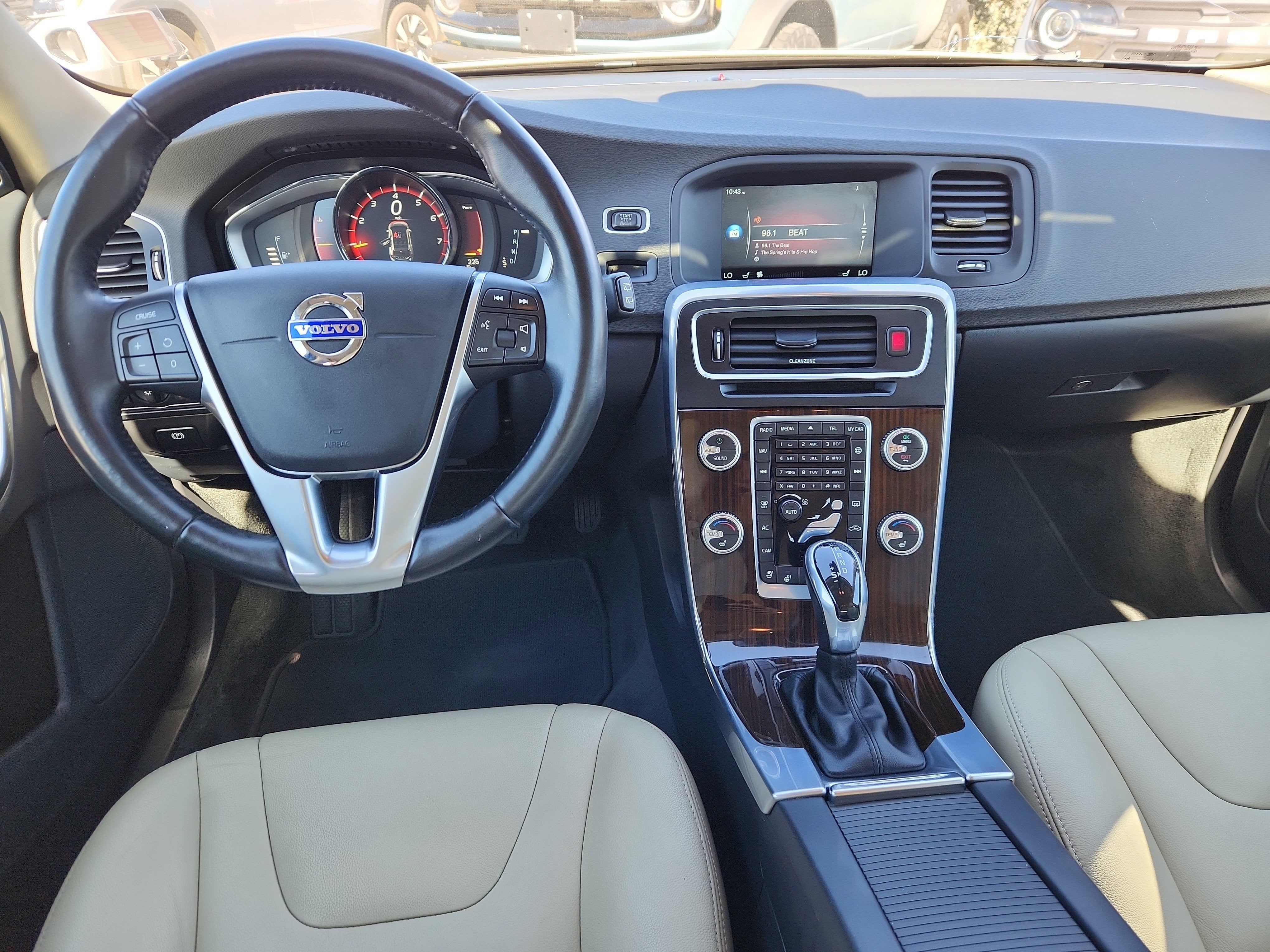 2017 Volvo V60 Premier