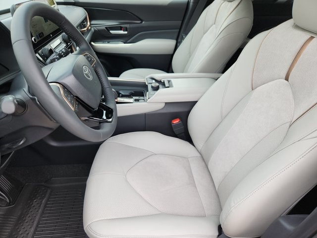 2026 Toyota Grand Highlander Hybrid MAX Platinum