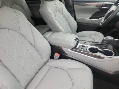 2026 Toyota Highlander Hybrid Hybrid Platinum