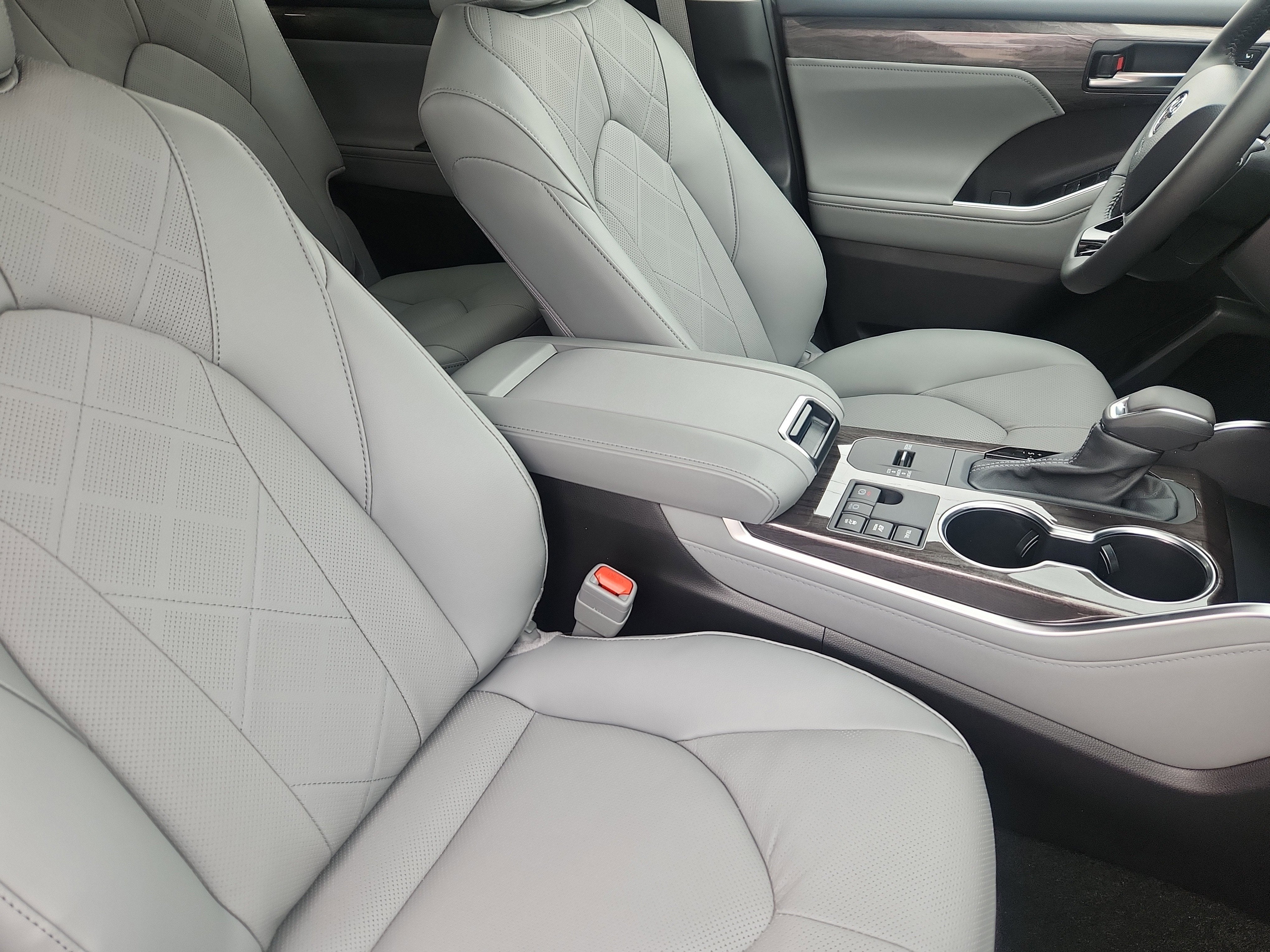 2026 Toyota Highlander Hybrid Hybrid Platinum