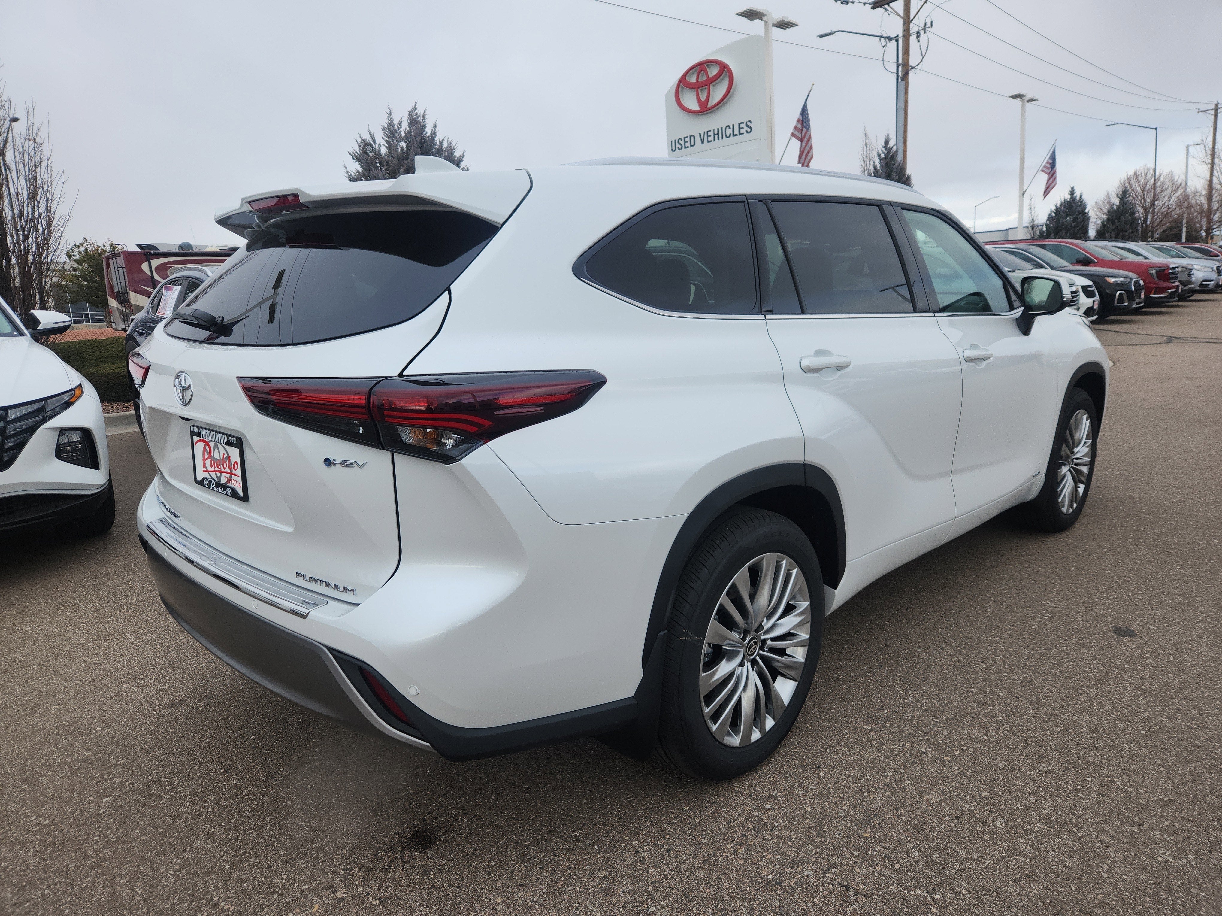 2026 Toyota Highlander Hybrid Hybrid Platinum