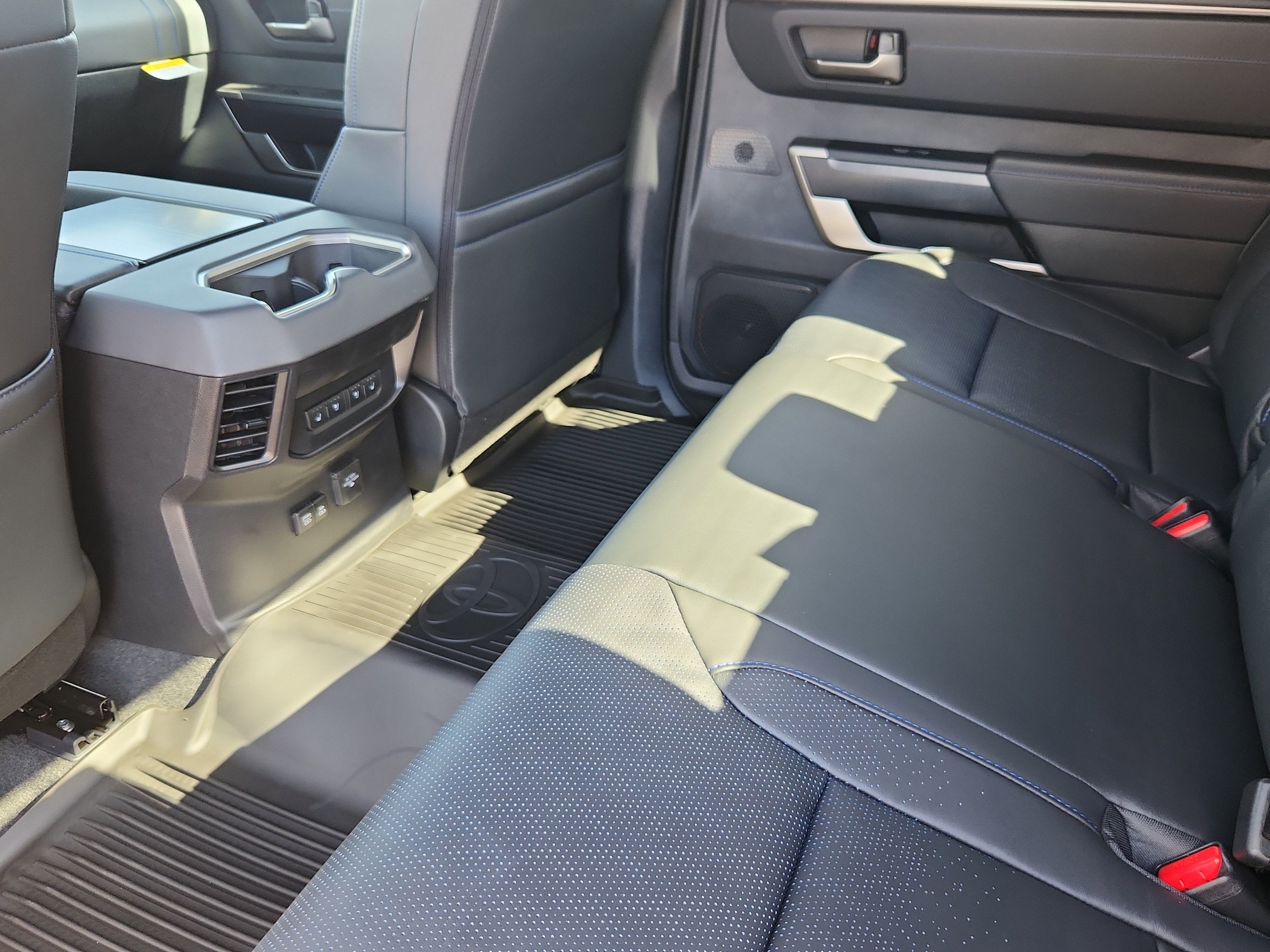 2026 Toyota Tundra i-FORCE MAX Platinum i-FORCE MAX