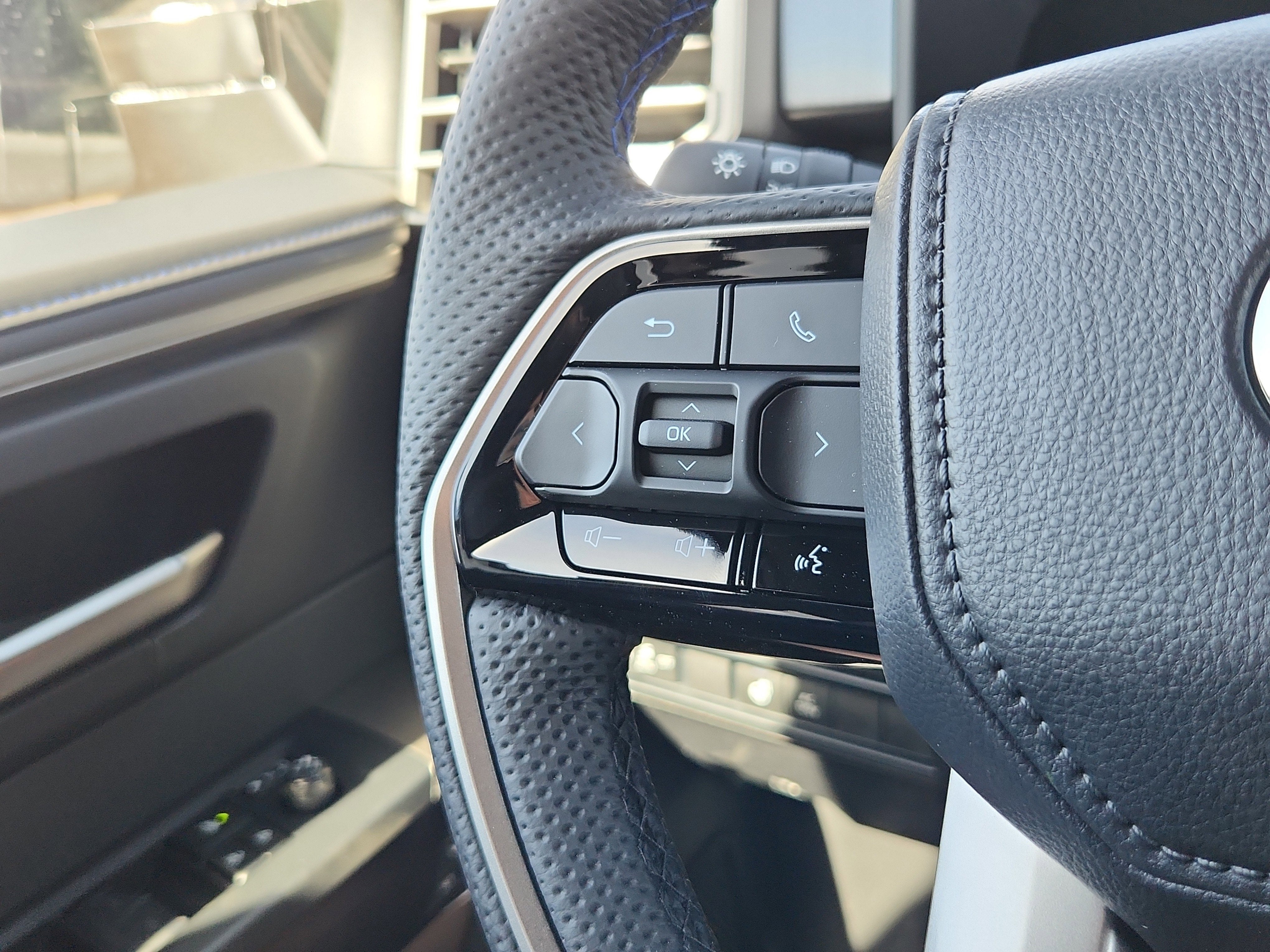 2026 Toyota Tundra i-FORCE MAX Platinum i-FORCE MAX