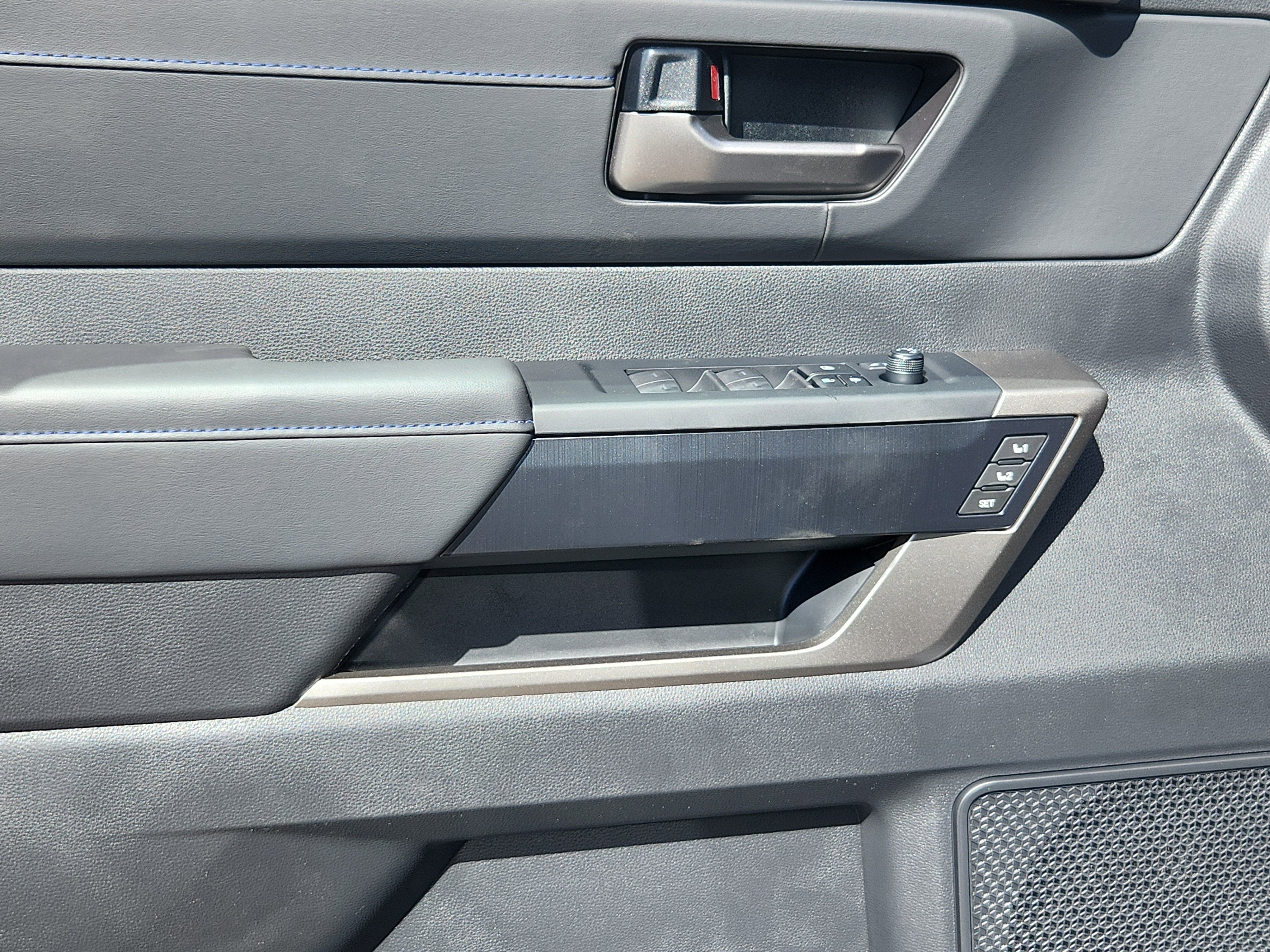 2026 Toyota Tundra i-FORCE MAX Platinum i-FORCE MAX