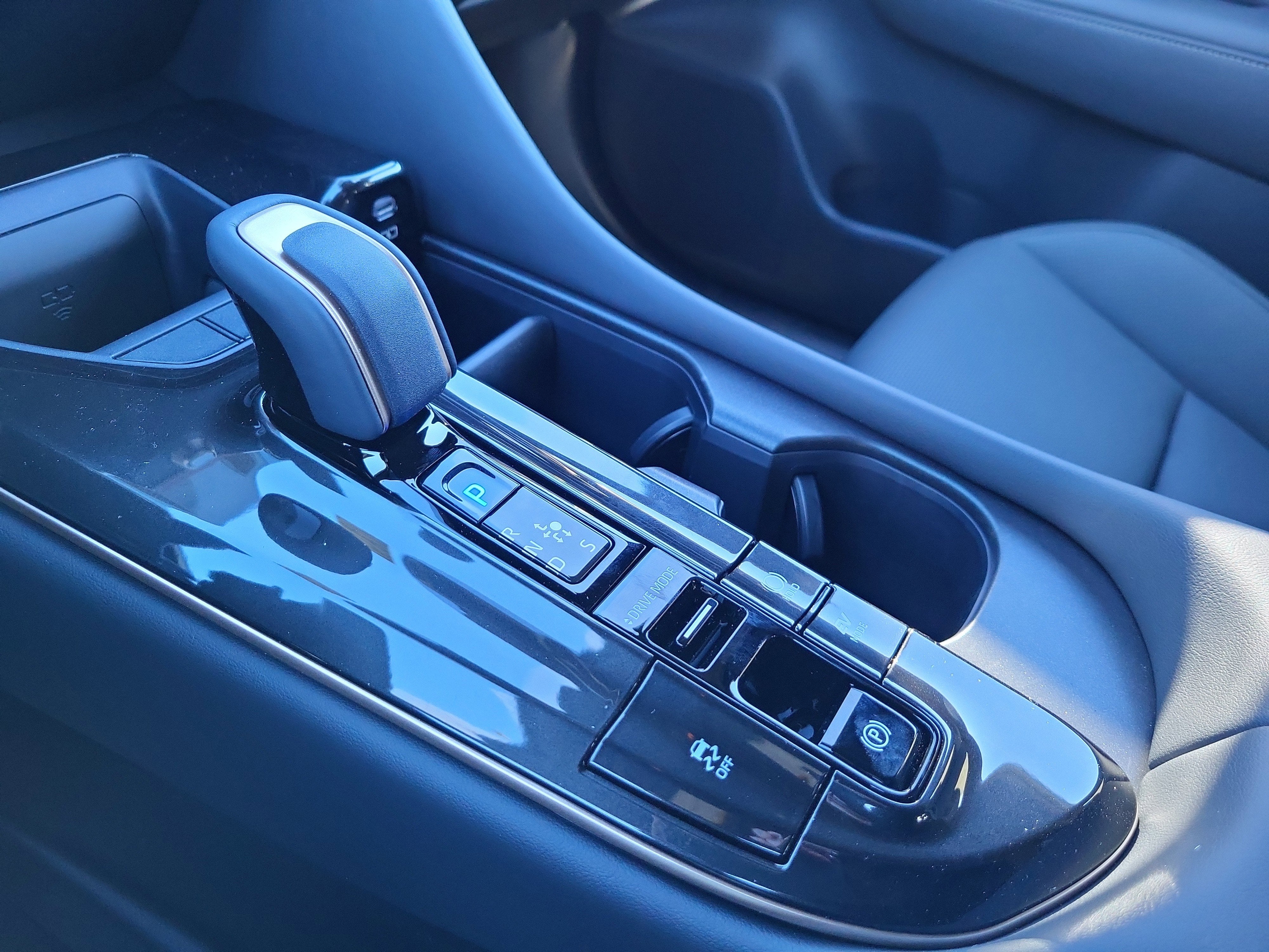 2025 Toyota Toyota Crown Signia Limited