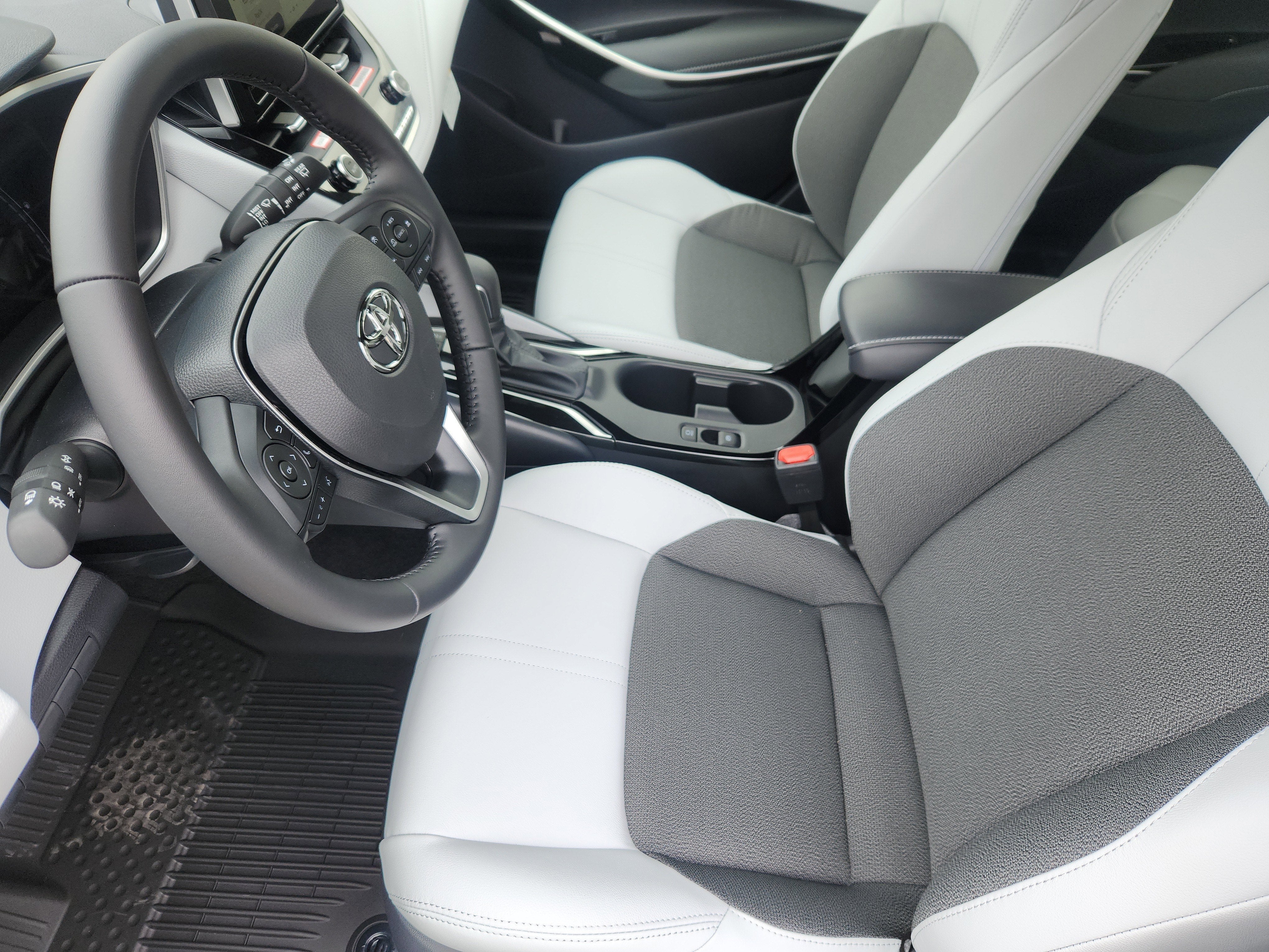 2026 Toyota Corolla Hatchback XSE CVT